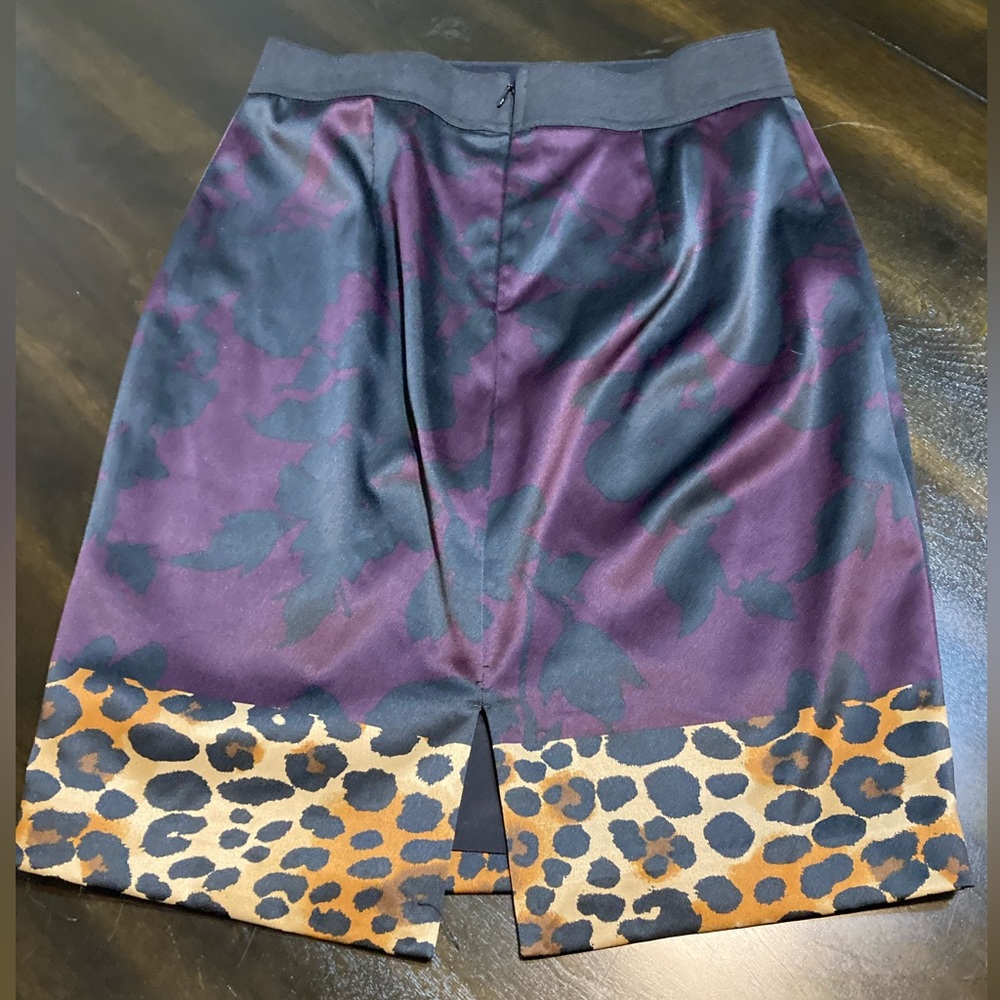 💜 Fun Skirt! 💜 - Picture 2 of 4